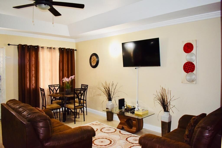 Others 5, Kingston Guest Apartment at El Gabriel