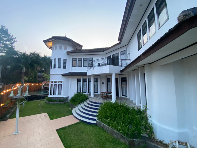 Exterior & Views 1, Villa Laura by Okeh Villa, Bogor
