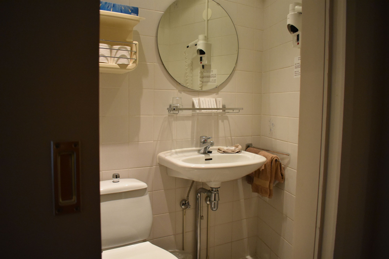 Bathroom 4, Hotel Atlanta, Valkenburg aan de Geul
