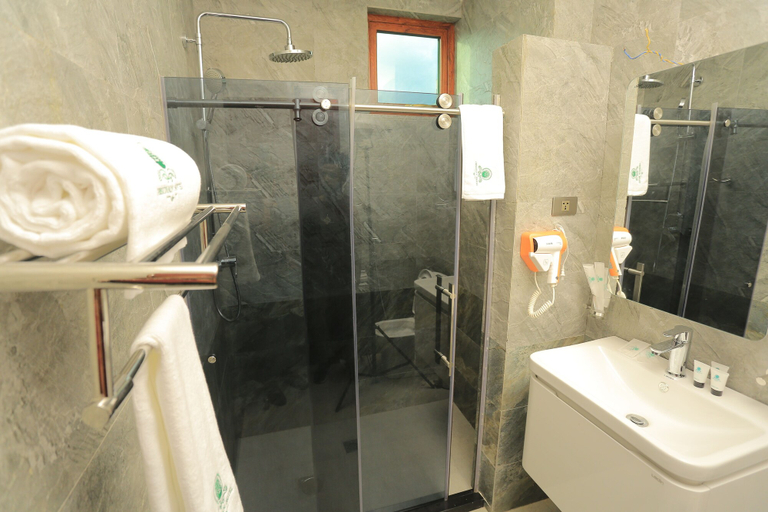 Bathroom 3, OBSIDIAN HOTEL, Addis Abeba