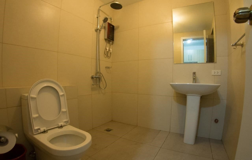Bathroom 3, Twin Studio Condotel at Cedar Peak, Baguio City