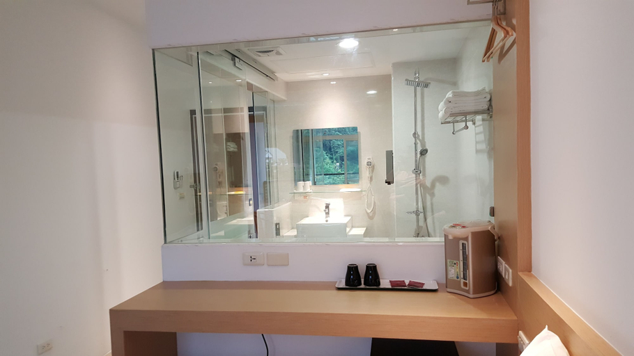 Bathroom 4, Ze Hu B&B, Nantou