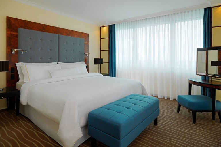 Bedroom 2, The Westin Grand Munich, München