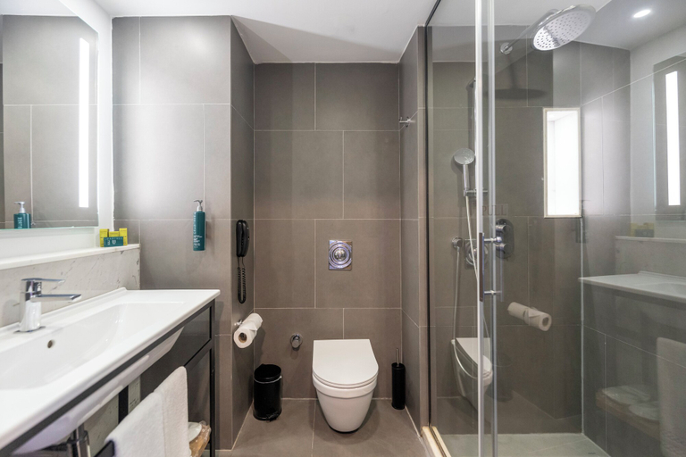 Bathroom 5, DoubleTree by Hilton Antalya-Kemer All-Inclusive Resort, Kemer