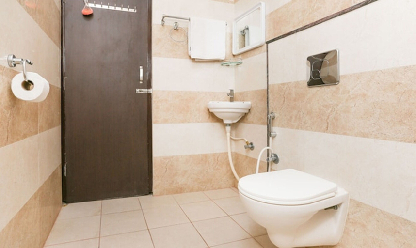 Bathroom 3, Hotel Habitat Comforts, Bangalore