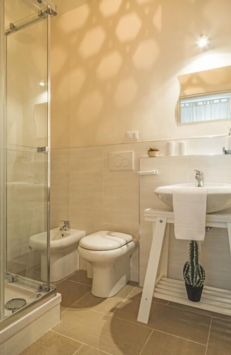 Bathroom 5, River view, Rome