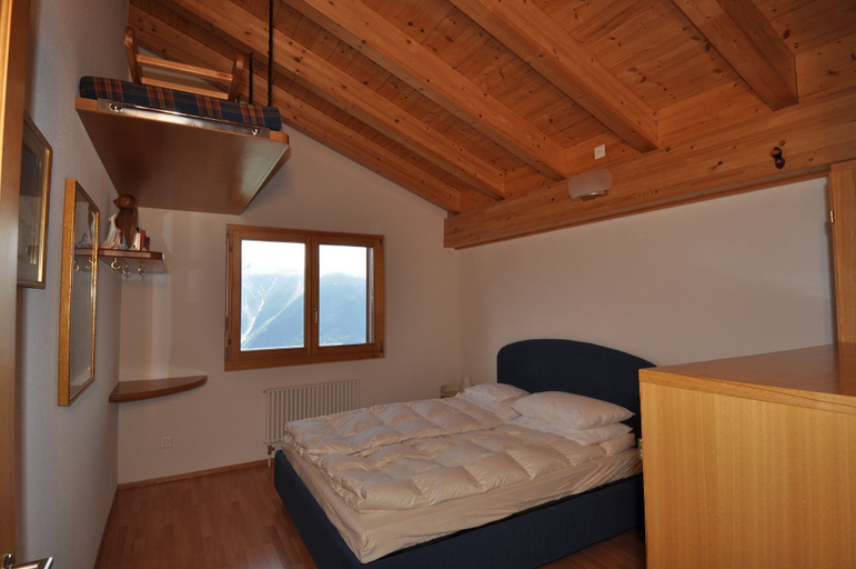 Bedroom 3, Ambiente B21, Raron