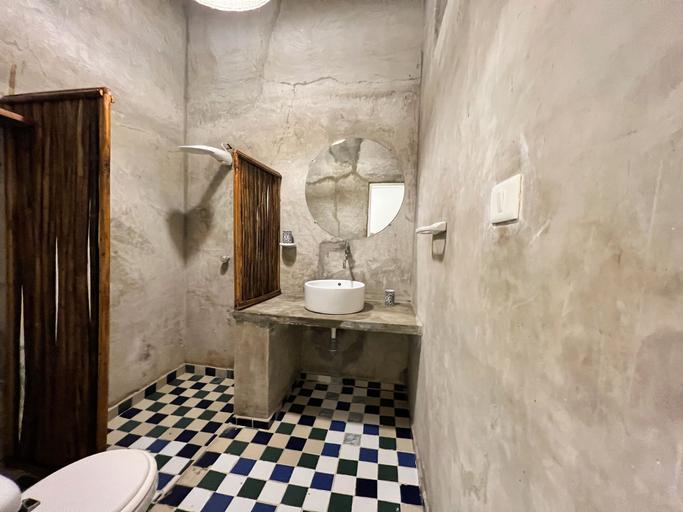 Bathroom 3, La casa de Madamme Cocotte, Santa Marta (Dist. Esp.)