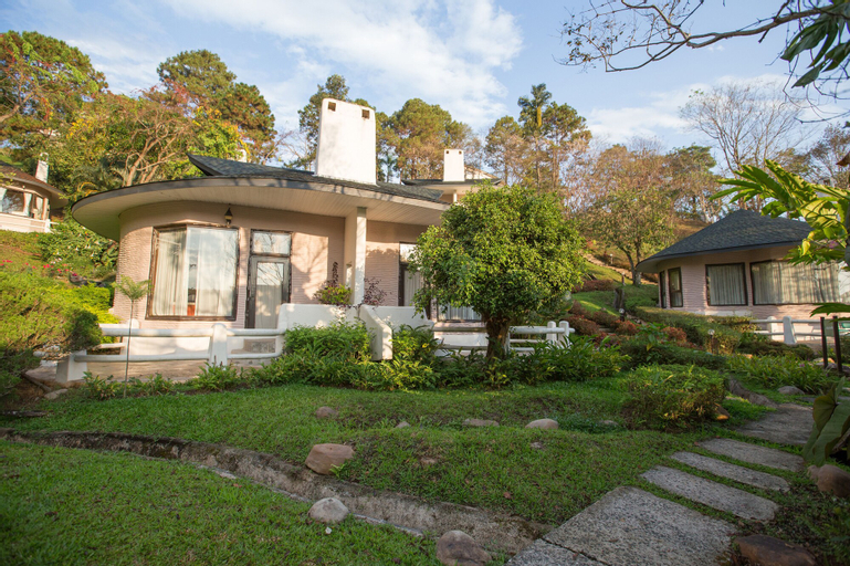 Exterior 8