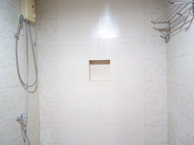 Bathroom 4, Michelle's Canyon Cove, Nasugbu
