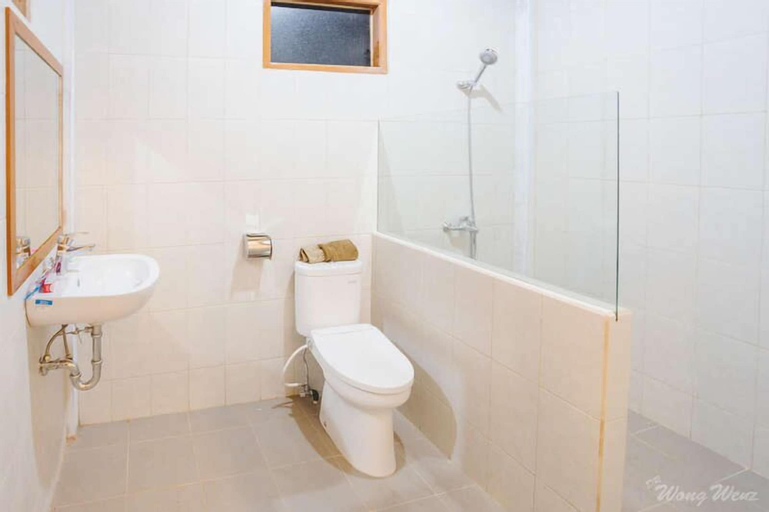 Bedroom 4, Baloho Beach Hotel, South Nias