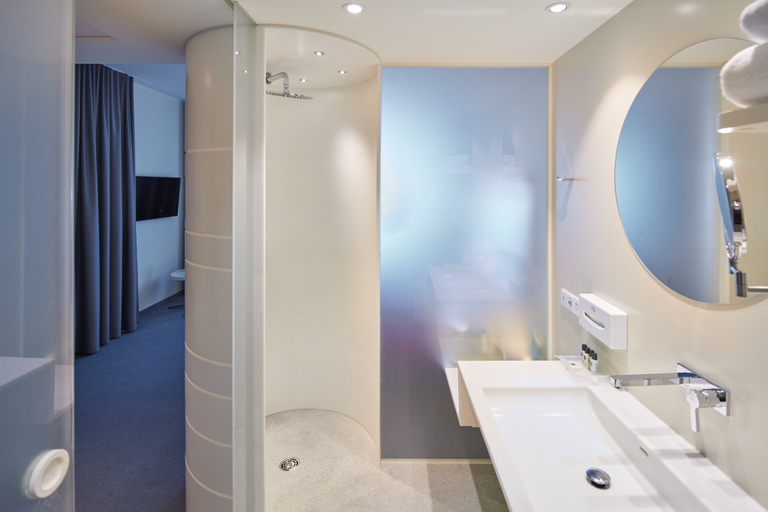 Bathroom 4, Holiday Inn VILNIUS by IHG, Vilniaus