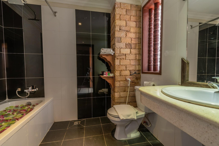 Bathroom 3, Kings Luxury Hotel, Siem Reap