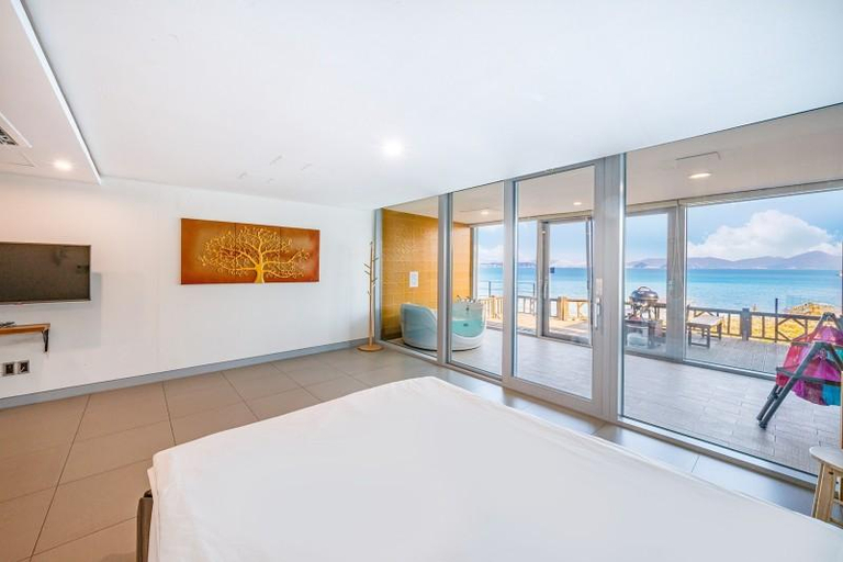 Bedroom 2, Thoughts of Geoje Island, Jangmok Branch, Geoje