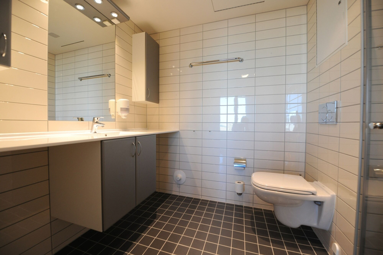 Bathroom, Tananger Apartment Hotel, Sola