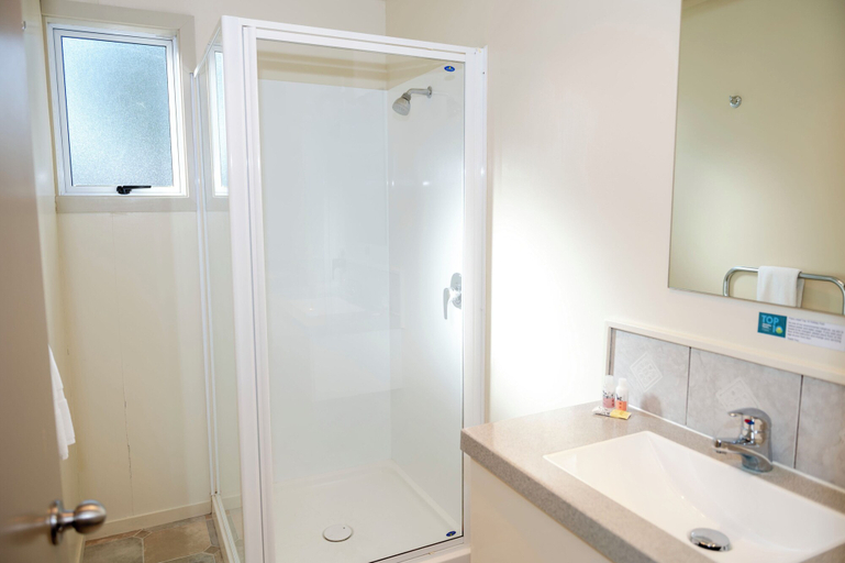 Bathroom 4, Franz Josef Top 10 Holiday Park, Westland