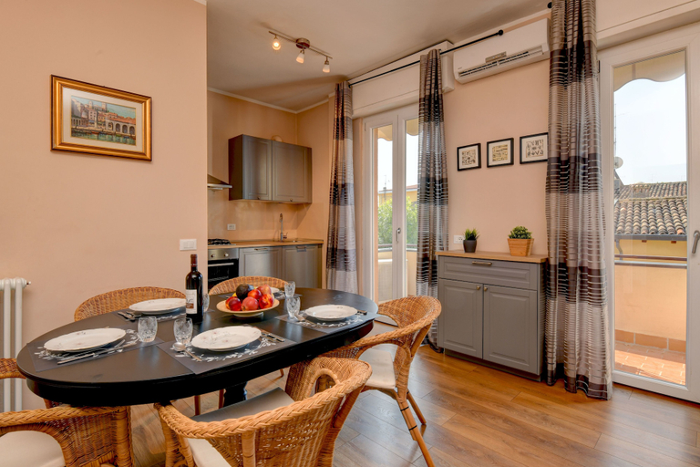 Living area 2, Desenzanoloft – Smile on the Lake, Brescia