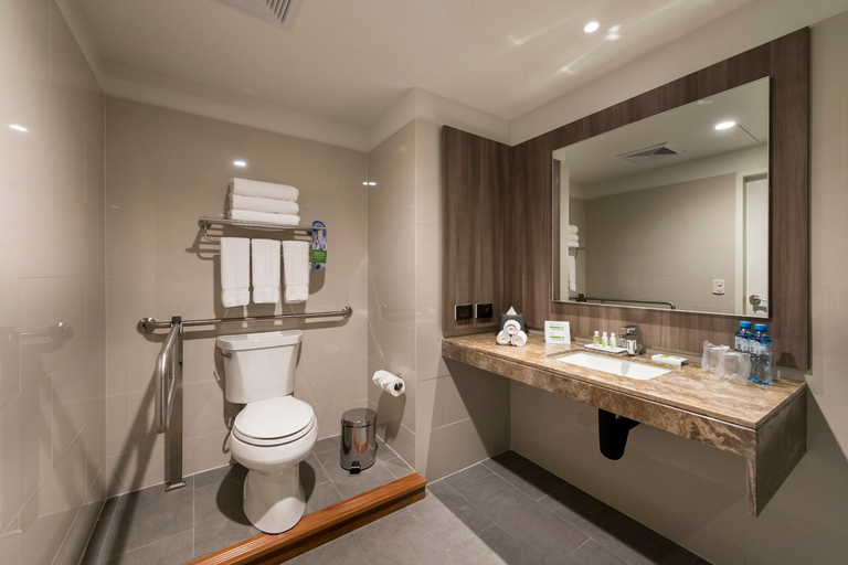 Bathroom 5, Holiday Inn LIMA AIRPORT by IHG, Callao