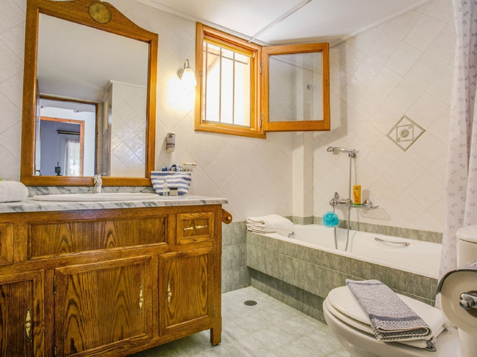 Bathroom 3, Villa in Heraklion With Private Pool & Beaches, Crete