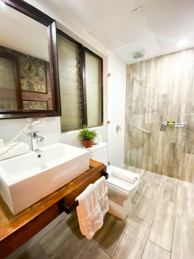 Bathroom 4, El Carmen Hotel, Antigua Guatemala