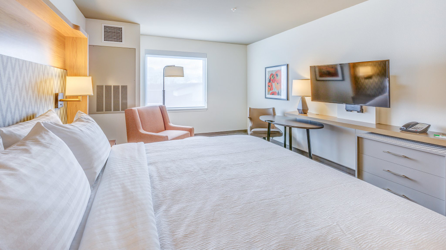 Bedroom 5, Holiday Inn & Suites BELLINGHAM by IHG, Whatcom