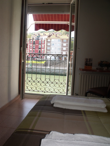 Bedroom 3, Hotel Ria de Bilbao, Vizcaya