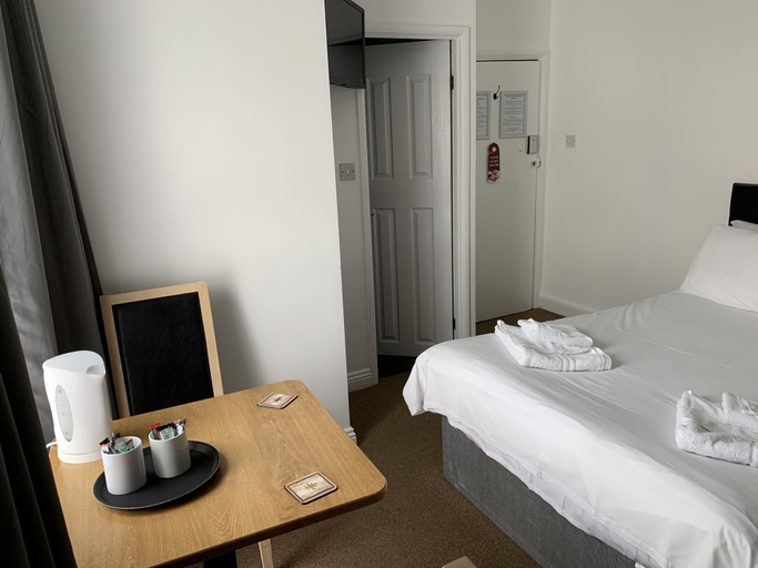 Bedroom 3, The Royal Clarence Hotel, Somerset