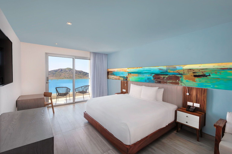 Bedroom 3, Courtyard By Marriott Mazatlan Beach Resort, Mazatlán