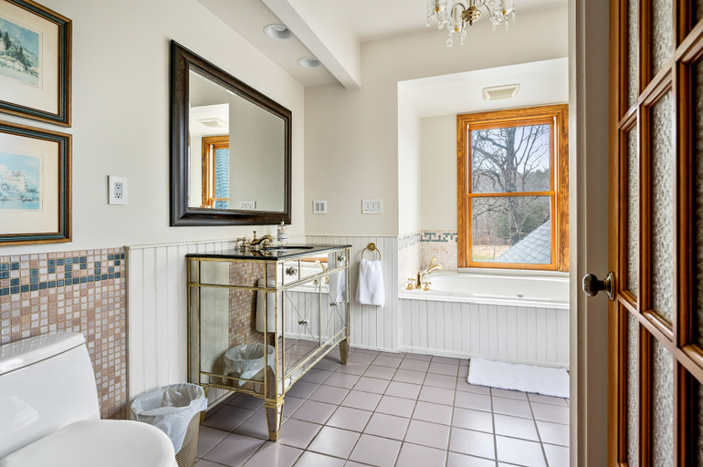 Bathroom 4, Stratton Creek Inn, Tompkins