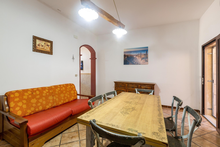 Dining room, 2669 Casa Ulbia by Barbarhouse, Taranto