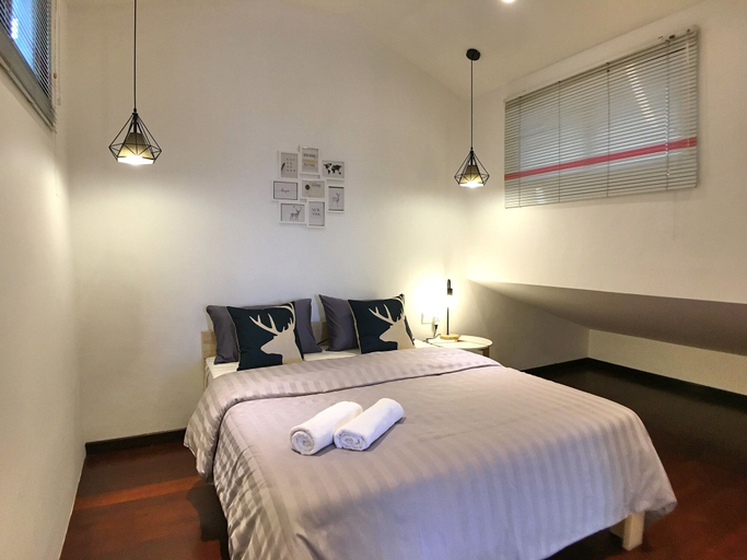 Bedroom 2, iBook10 Deluxe Loft Suite Room by iBook Homestay, Pulau Penang