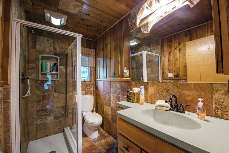 Bathroom 4, Cozy Riverside Getaway Pine Bend Cottage, Crawford