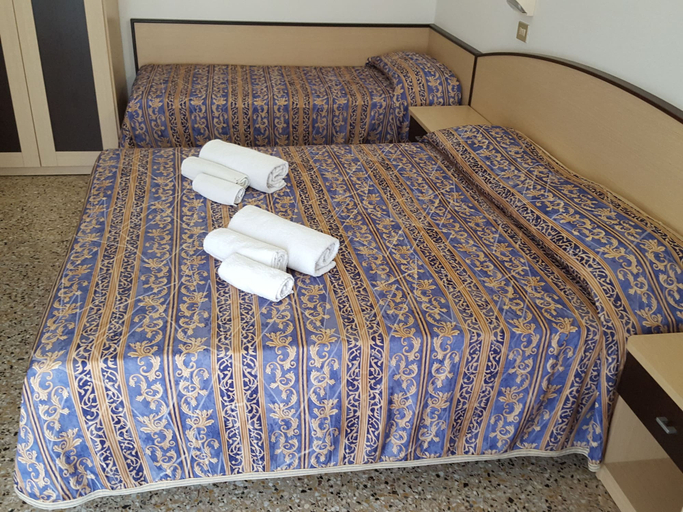 Bedroom 3, Hotel Saponi, Rimini