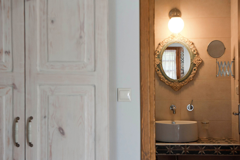 Bathroom 5, Sofia's House, Central Macedonia