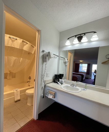 Bathroom 4, Antilley Inn, Taylor