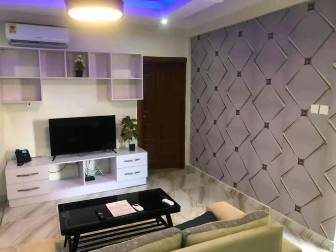 Others 3, SmileVew Apartments, Tema