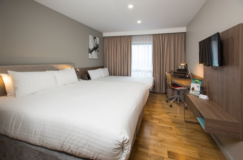 Bedroom 3, Holiday Inn LONDON - WEST by IHG, London