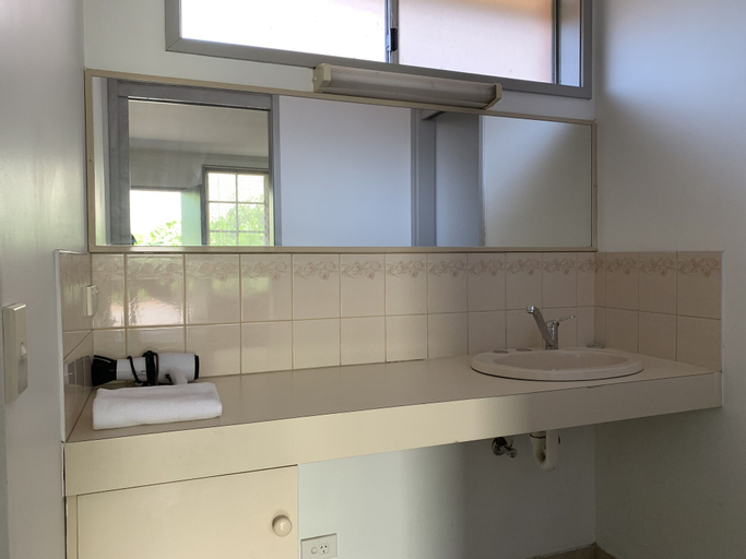 Bathroom 7