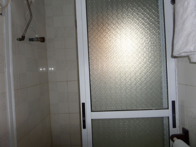Bathroom, Chatwell Hotel, Kosofe