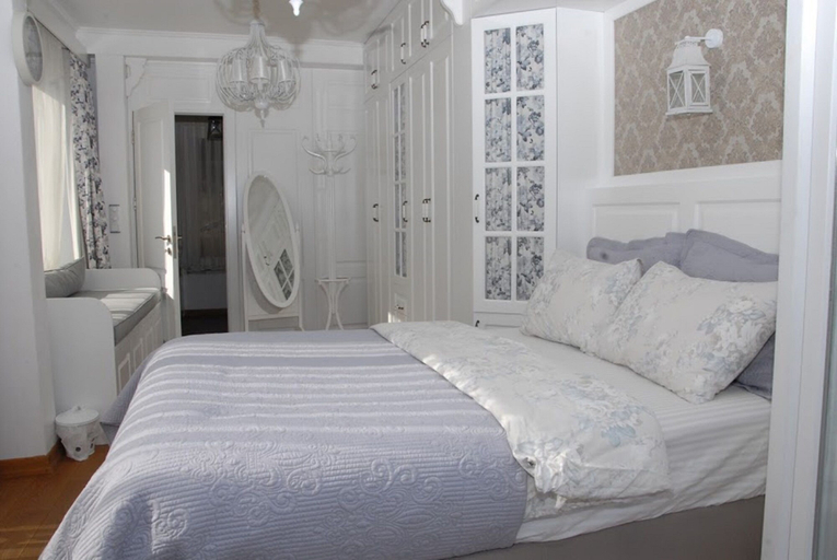 Room 2, Dzg House, Sarıyer
