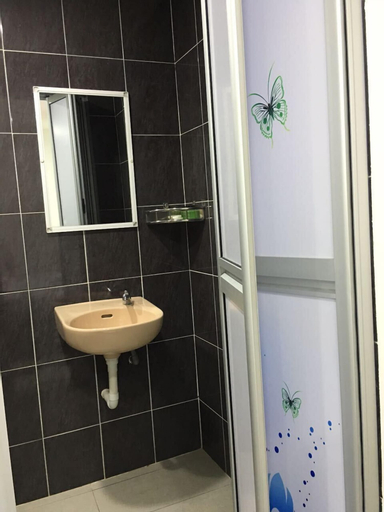 Bathroom 4
