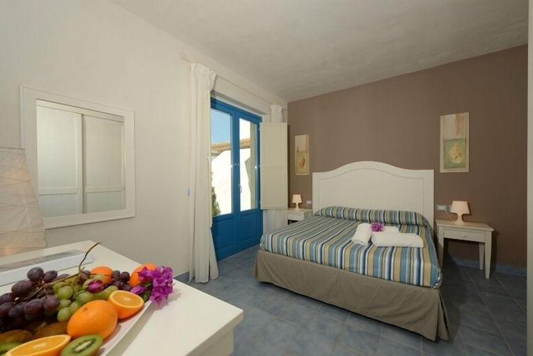 Bedroom 2, Nicolaus Club Borgo Rio Favara Resort, Ragusa