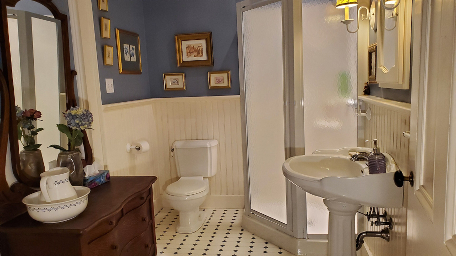 Bathroom 4, The Lark & Loon Inn, Annapolis