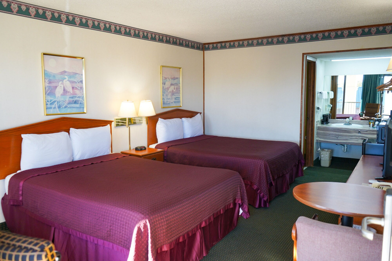 Bedroom 3, Sunset Inn Clarksville, Johnson