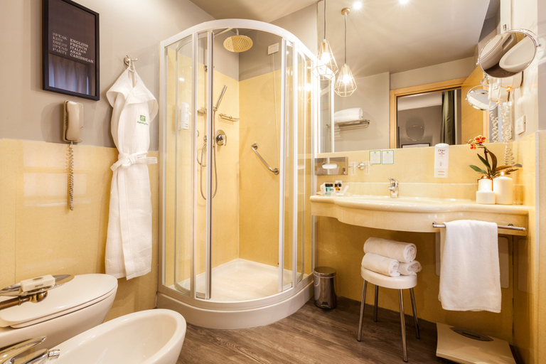 Bathroom 2, Holiday Inn MILAN - GARIBALDI STATION by IHG, Milano