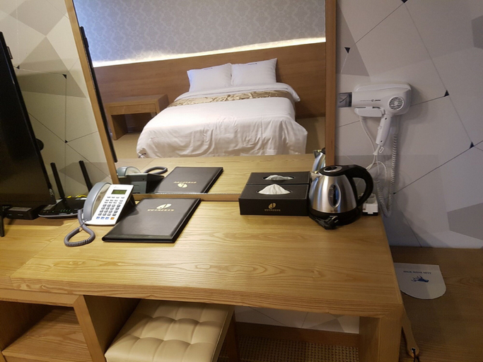Bedroom 2, Yangyang International Airport Hotel, Yangyang
