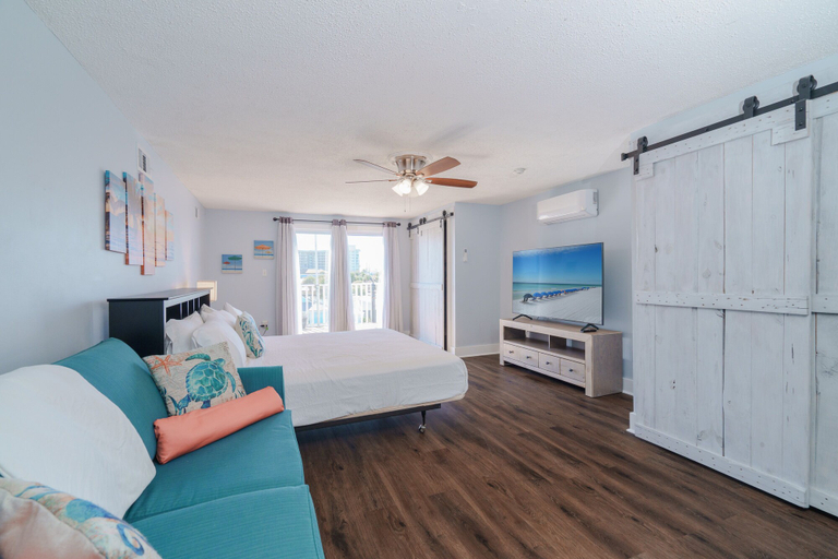 Bedroom 3, Sunset Lagoon, Bay