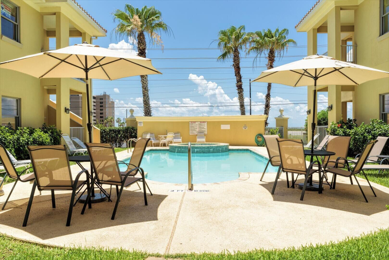 Sport & Beauty, Las Verandas by Padre Getaways, Cameron
