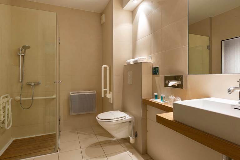Bathroom 5, Holiday Inn STRASBOURG - NORD by IHG, Bas-Rhin