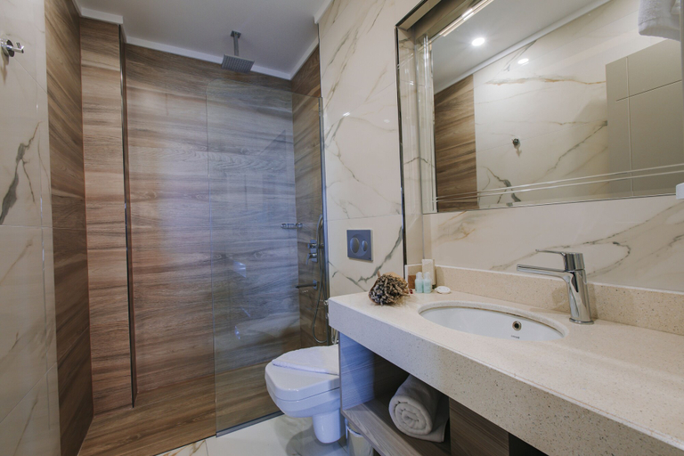 Bathroom 5, Peerless Villas Hotel, Merkez